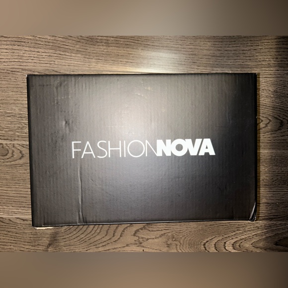 Fashion Nova All Time Fav Wrap Up Heels - Silver BNWT - Picture 3 of 4